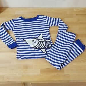 Gap Glow in the Dark Shark PJs size 5